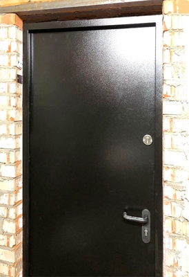 Дверь с вентиляцией в подвал, фото изнутри (Скандинавский бульвар)