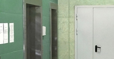 Дверь в лифтовый холл