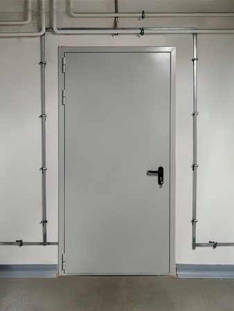 Однопольная дверь для очистительного узла