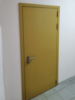 Однопольная дверь, фото снаружи (фабрика красок, ул. Шоссейная)