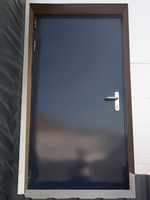 Однопольная дверь, фото снаружи (г. Долгопрудный)