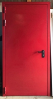 Красная однопольная противопожарная дверь