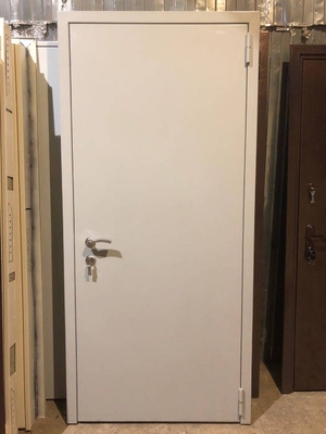 Белая однопольная техническая дверь