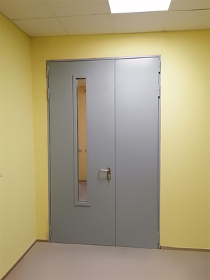 Остеклённая дверь, фото спереди (ул. Ибрагимова)