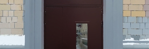 Подъездные двери на заказ — примеры работ на ул. Фадеева, д. 5 и Новый Арбат