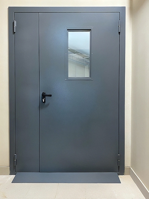 Полуторная дверь с окном