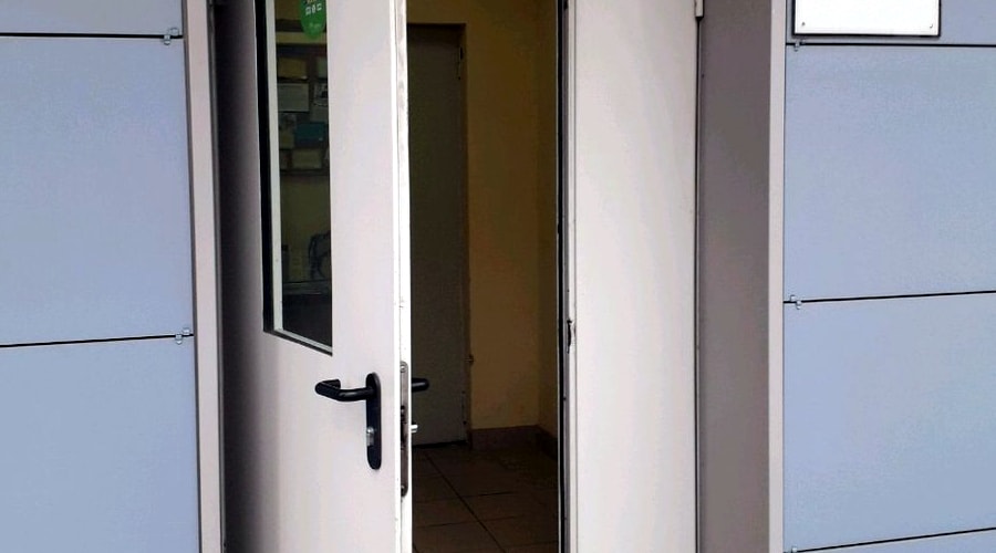 Дверь с правым открыванием