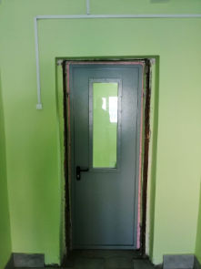 Остекленная дверь, вид из помещения